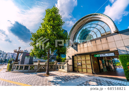 日本の東京都市景観　四ツ谷駅（麹町口）などを望む 68558821
