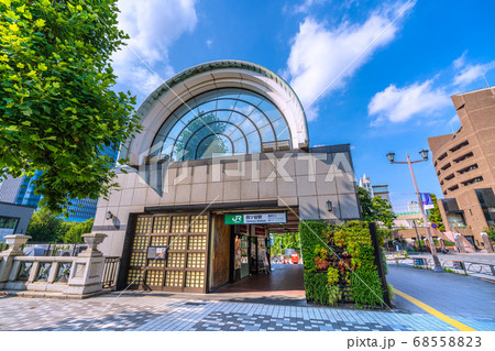 日本の東京都市景観　四ツ谷駅（麹町口）などを望む 68558823