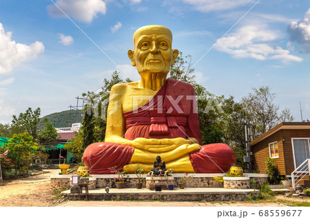 Buddha statue at Koh Lan island, Thailand Buddha statue at Koh Lan island, Thailand 68559677