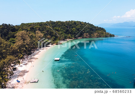 Clear water on the island Bright blue sea Clear water on the island Bright blue sea 68560233