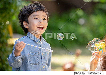 子供 笑顔 微笑 68562578