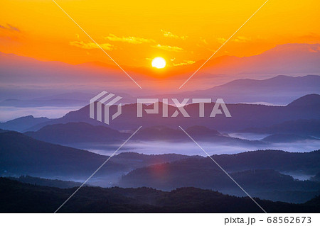 山間部からの日の出　【長野県】 68562673