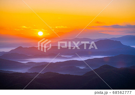 山間部からの日の出 【長野県】 山間部からの日の出 【長野県】 68562777