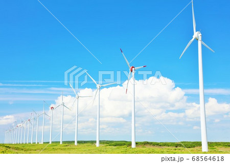 北海道 夏の青空と風車 北海道 夏の青空と風車 68564618