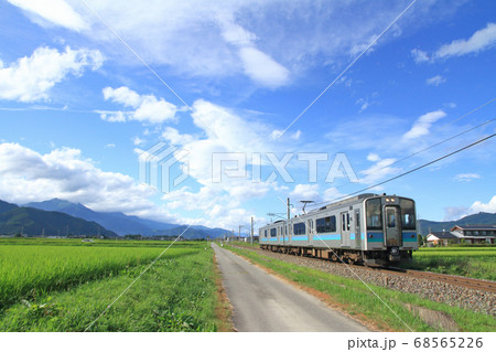 大糸線　北アルプス山麓の夏 68565226