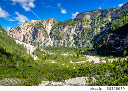 Autumn landscape in Val di Fanes, Dolomites, 68566070