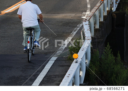 自転車/軽車両の右側通行 自転車/軽車両の右側通行 68566271