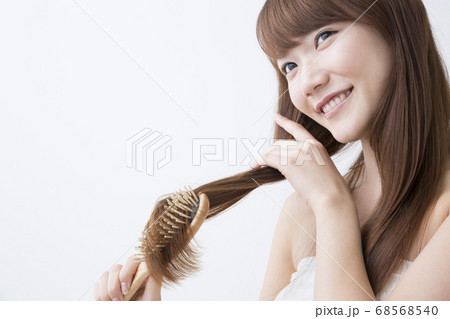 ヘアブラッシング ヘアブラッシング 68568540