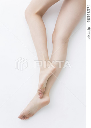 女性の脚 女性の脚 68568574