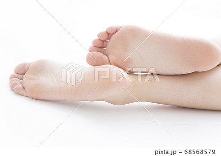 女性の足裏 68568579
