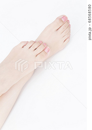 女性の足先 女性の足先 68568580