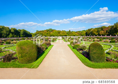Chateau de Chenonceau garden, France 68569568
