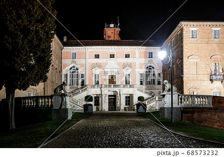 Castle of Govone (italy) at night 68573232