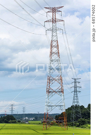 鉄塔 高圧鉄塔 送電線 鉄塔 高圧鉄塔 送電線 68574002