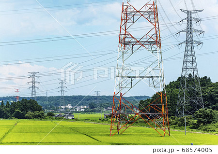 鉄塔 高圧鉄塔 送電線の写真素材