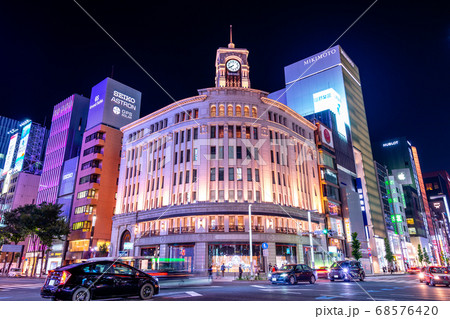 東京 夜の銀座四丁目交差点の写真素材