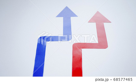 矢印　素材　上昇する矢印 68577465