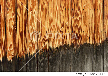 木目の背景素材 68579147