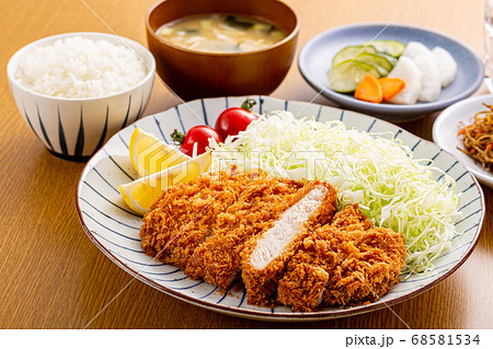 とんかつ　定食 68581534