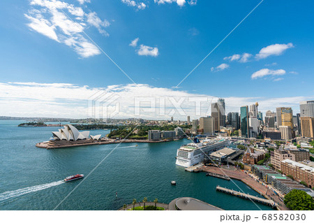 Sydney harbor bay and Sydney downtown skyline with opera house in a beautiful afternoon, Sydney, Australia. 68582030