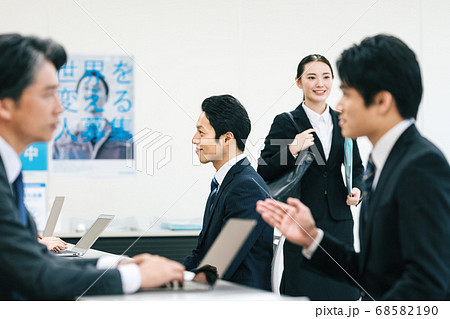 会社説明会の開催風景 68582190