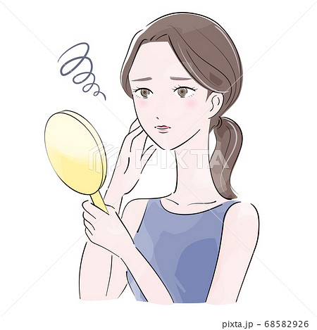 手鏡を持って困惑する女性 68582926