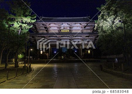 世界遺産 東大寺 夕景〜ライトアップ 世界遺産 東大寺 夕景〜ライトアップ 68583048