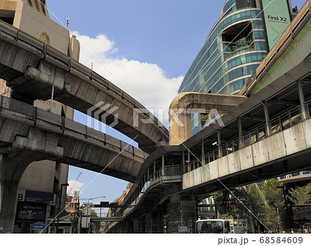 バンコク BTS高架橋 ラーチャダムリ通り~ラーマ1世通り交差点 Bangkok, Thailand バンコク BTS高架橋 ラーチャダムリ通り~ラーマ1世通り交差点 Bangkok, Thailand 68584609