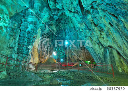 【備中鐘乳穴】 岡山県真庭市上水田 【備中鐘乳穴】 岡山県真庭市上水田 68587970