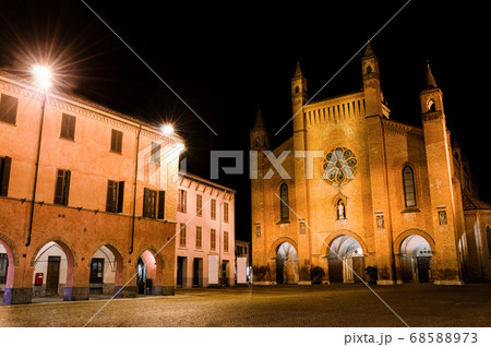 Alba (italy), Piazza Duomo 68588973