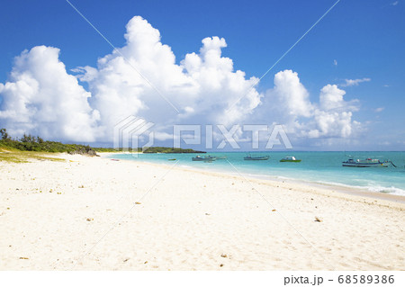 ヨロン島　大金久海岸 68589386