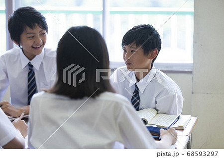 中学生の授業風景 68593297