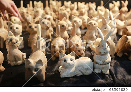 handmade wooden made cat sculpture in thailand  handmade wooden made cat sculpture in thailand  68595829