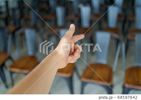シアター形式の会場の席レイアウト シアター形式の会場の席レイアウト 68597642