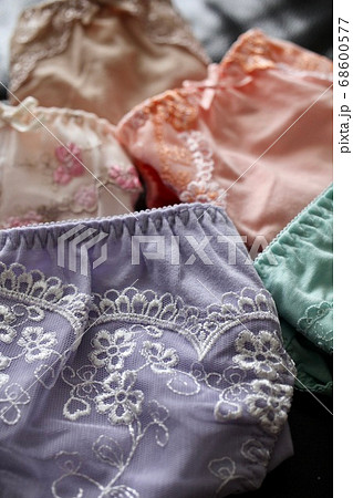 女性用下着　いろんな色の新品ショーツ 68600577