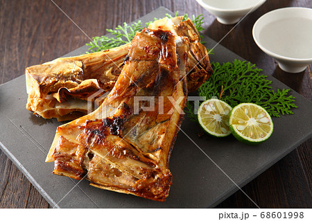 マグロのカマ焼き 68601998