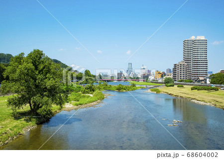 仙台市全景　広瀬川　ビル街 68604002