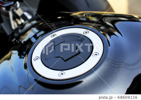 黒いバイクの給油口の写真素材