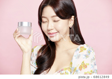 ビューティー 女性 女 68612849