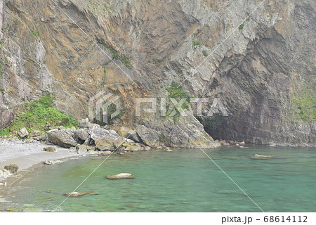 【鹿児島県 奄美大島】徳浜の断崖 【鹿児島県 奄美大島】徳浜の断崖 68614112