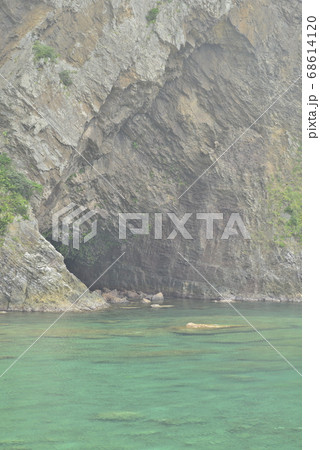 【鹿児島県 奄美大島】徳浜の断崖 【鹿児島県 奄美大島】徳浜の断崖 68614120