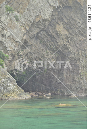 【鹿児島県 奄美大島】徳浜の断崖 【鹿児島県 奄美大島】徳浜の断崖 68614122
