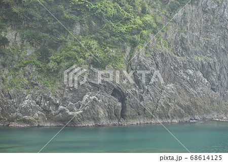 【鹿児島県　奄美大島】徳浜の断崖 68614125