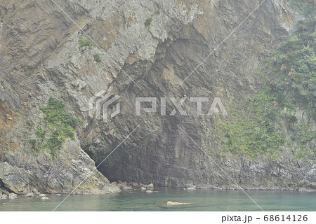 【鹿児島県　奄美大島】徳浜の断崖 68614126