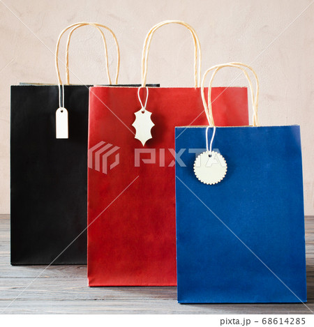 Mock-up of blank paper packages, mockup of holiday shopping bags. Copy space for your logo. 68614285