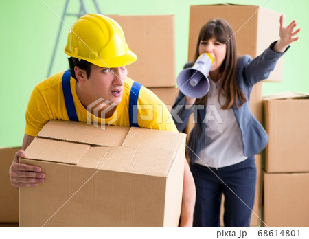 Woman boss and man contractor working with boxes delivery 68614801