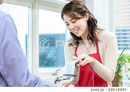 キャッシュレス決済 QR決済 68618884