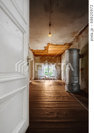Room in the abandoned palace Room in the abandoned palace 68620972