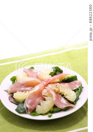 土佐文旦と生ハムのサラダ 土佐文旦と生ハムのサラダ 68622360