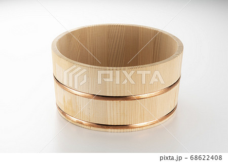 木製の風呂桶 木製の風呂桶 68622408